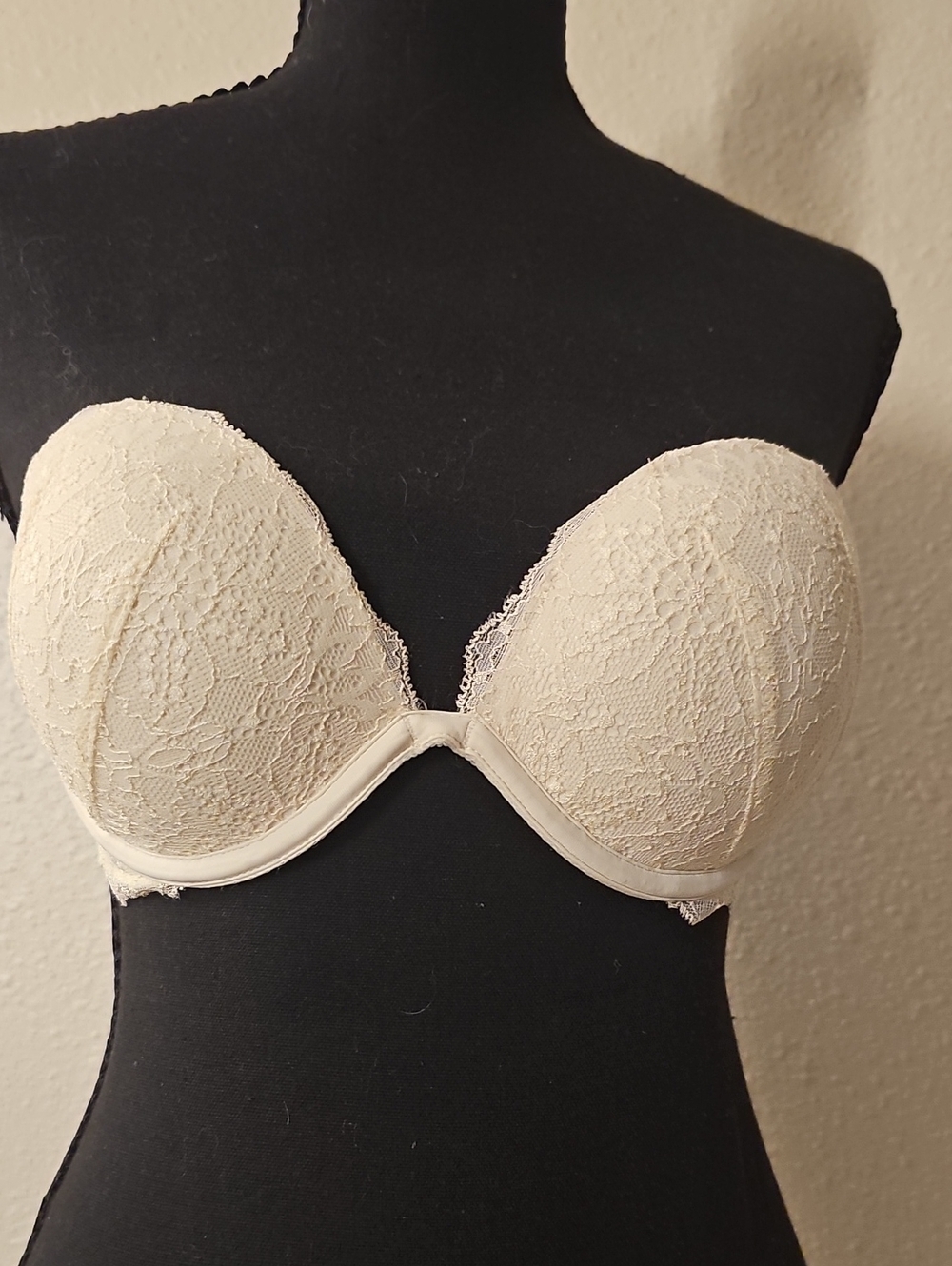 PINK Victoria's Secret Lace Strapless Bandeau in Ivory